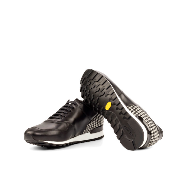 Bottom view of model Mens Casual Jogger Sneaker - Model 4667, Chris Z Shoes